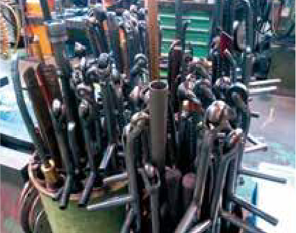 へら絞りに欠かせない道具「へら棒」