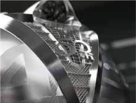 ⑥背面メッシュが美しく完成。左右の文字段差はなんと20ミクロン以下。
